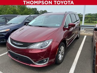 Used 2018 Chrysler Pacifica Touring-L w/ Advanced Safetytec Group image 1