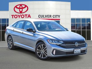 Used 2024 Volkswagen Jetta Sport image 1