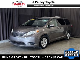 Used 2015 Toyota Sienna LE image 1