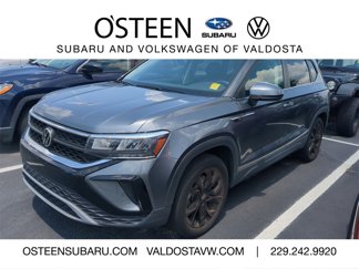 Used 2022 Volkswagen Taos SE image 1
