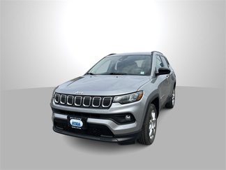Used 2022 Jeep Compass Latitude image 1