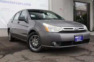 Used 2010 Ford Focus SE image 1