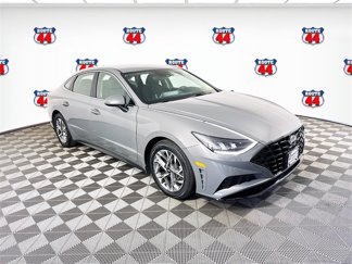 Used 2022 Hyundai Sonata SEL image 1