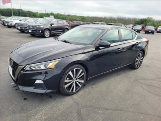 Used 2021 Nissan Altima 2.5 SR image 1