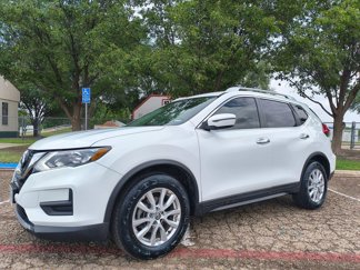 Used 2017 Nissan Rogue SV image 1