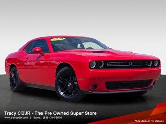 Used 2019 Dodge Challenger SXT w/ Driver Convenience Group image 1