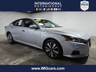 Used 2022 Nissan Altima 2.5 SV w/ SV Premium Package image 1