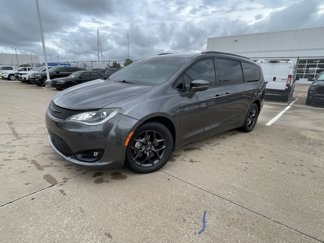 Used 2018 Chrysler Pacifica Limited w/ Advanced Safetytec Group image 1