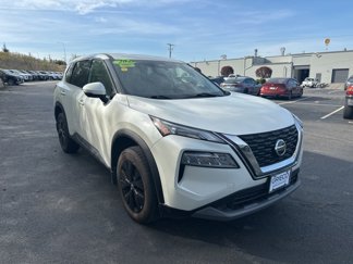 Used 2021 Nissan Rogue SV image 1
