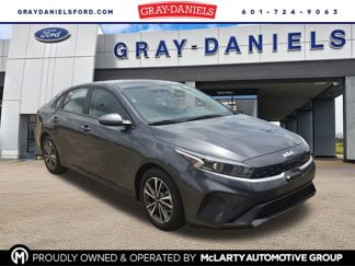 Used 2023 Kia Forte LXS image 1
