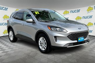 Used 2021 Ford Escape SE image 1