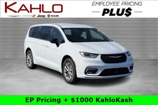 New 2025 Chrysler Pacifica Select w/ Uconnect Theater Family Group image 1