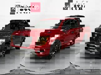 Used 2023 Nissan Titan SV image 1