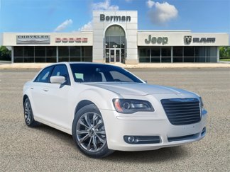 Used 2014 Chrysler 300 S image 1