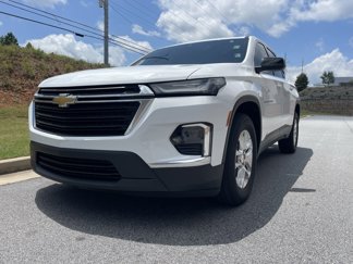 Used 2022 Chevrolet Traverse LS image 1
