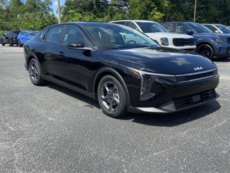 New 2025 Kia K4 LXS image 1