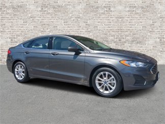 Used 2020 Ford Fusion SE image 1