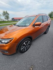 Used 2017 Nissan Rogue SL w/ SL Premium Package image 1