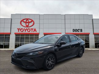 Used 2024 Toyota Camry SE image 1