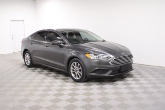 Used 2017 Ford Fusion SE image 1