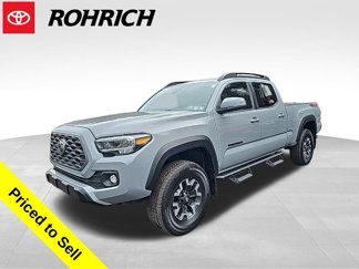 Used 2020 Toyota Tacoma TRD Off-Road image 1