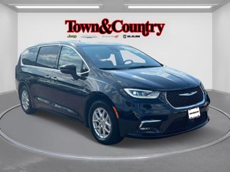 Certified 2023 Chrysler Pacifica Touring-L image 1