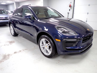 Used 2023 Porsche Macan Turbo image 1