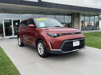 Used 2023 Kia Soul LX w/ LX Technology Package image 1