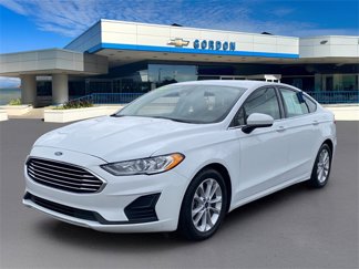 Used 2020 Ford Fusion SE image 1