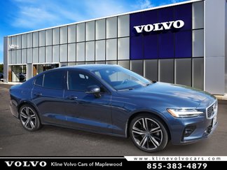 Used 2019 Volvo S60 T5 R-Design image 1