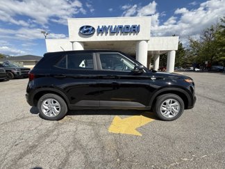 New 2025 Hyundai Venue SE video 2