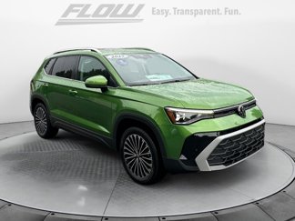Used 2025 Volkswagen Taos SE video 1