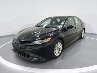 Used 2019 Toyota Camry LE image 1