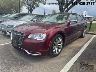 Used 2019 Chrysler 300 Touring w/ Chrome Appearance Package image 1