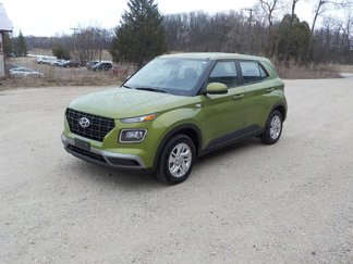 Used 2023 Hyundai Venue SE image 1