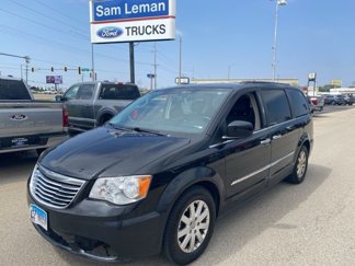 Used 2016 Chrysler Town & Country Touring w/ Driver Convenience Group image 1