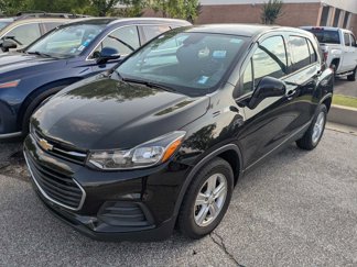 Used 2022 Chevrolet Trax LS w/ Tint and Cruise Package image 1