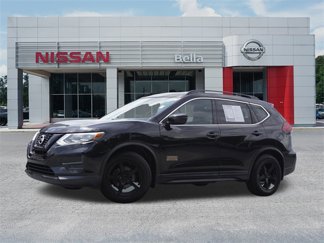 Used 2017 Nissan Rogue SV image 1