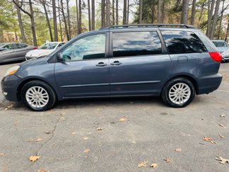 Used 2008 Toyota Sienna XLE image 1