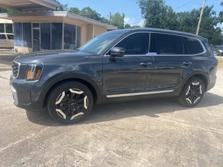 Used 2024 Kia Telluride S image 1