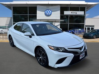 Used 2018 Toyota Camry SE image 1