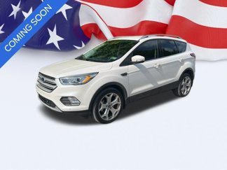 Used 2019 Ford Escape Titanium w/ U9j03 - Titanium Tow Package image 1