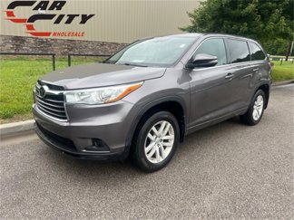 Used 2015 Toyota Highlander LE image 1