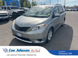 Used 2013 Toyota Sienna LE image 1