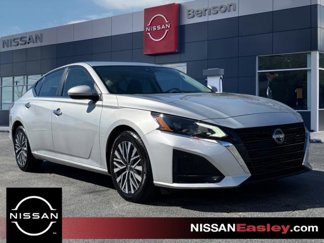 Used 2023 Nissan Altima 2.5 SV image 1