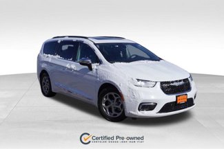 Used 2023 Chrysler Pacifica Limited image 1
