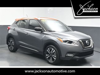 Used 2019 Nissan Kicks SR image 1