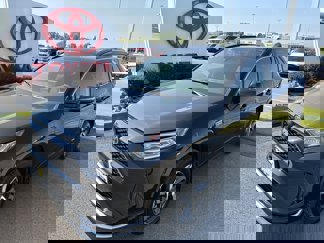 Used 2021 Toyota RAV4 SE image 1