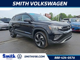 Certified 2024 Volkswagen Taos SE image 1