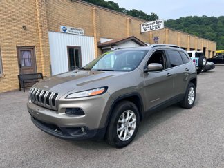 Used 2017 Jeep Cherokee Latitude image 1